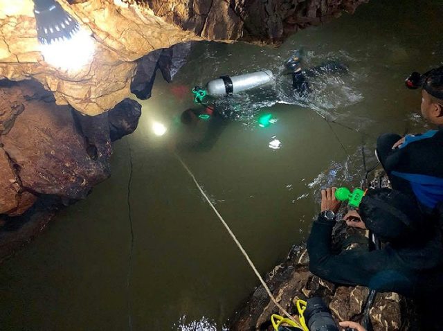 Search teams practise evacuation for missing Thai boys