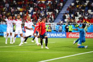 World Cup: Spain's Aspas saves game with blind goal vs. Morocco
