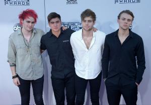 5 Seconds of Summer top U.S., Australia charts with 'Youngblood'
