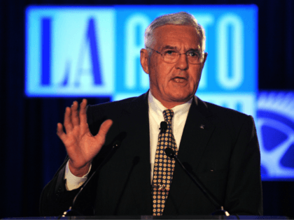 Bob Lutz kicks-off the Los Angeles Auto Show by delivering the Motor Press Guild (MPG) key