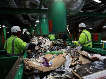 California recycling (Justin Sullivan / Getty)