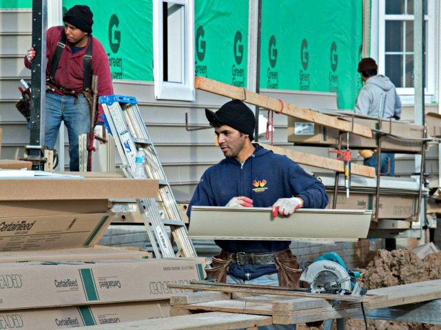 Latino Construction Workers, PAUL J. RICHARDS/AFP/Getty Images