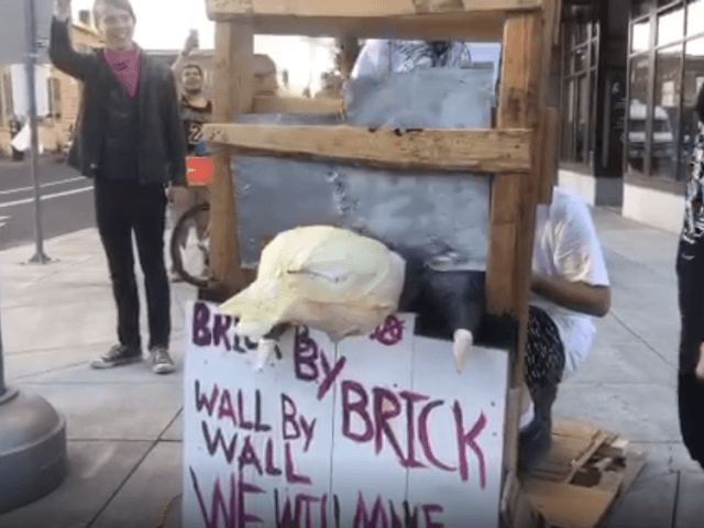 Trump guillotine (Screenshot / Abolish ICE PDX / Periscope)