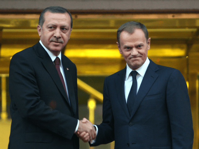 Poland's Prime Minister Donald Tusk, right, and his Turkish counterpart Recep Tayyip Erdog