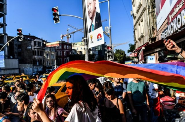 Gay groups march in Istanbul pride despite ban