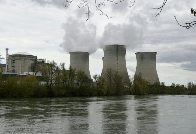 Greenpeace activists 'crash' drone into French nuclear plant