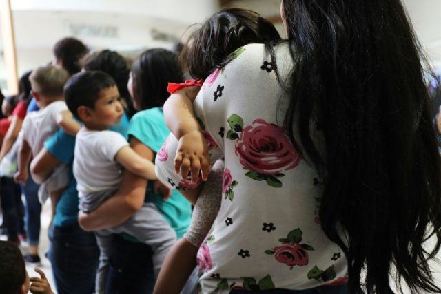 US using DNA tests to reunite children with migrant parents