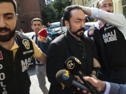 Turkey detains Muslim televangelist on fraud charges