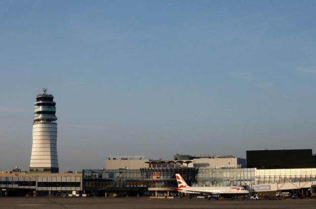 Tourist brings unexploded WW2 shell to Vienna airport