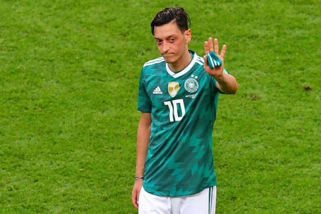 Ozil defends controversial picture with Erdogan