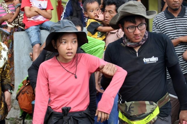 More than 500 hikers evacuated from Indonesian volcano