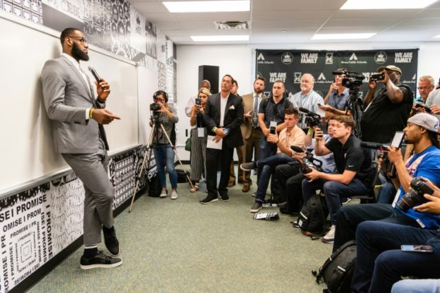 LeBron just what doctor ordered for lowly NBA Lakers