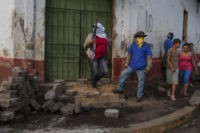 Nicaraguan forces violently retake symbolic city