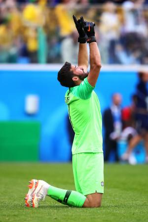 Liverpool agrees to world-record $87M transfer for Roma K Alisson
