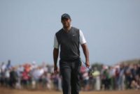British Open: Tiger makes charge, Spieth earns share of lead