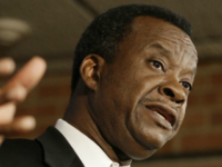 willie-wilson-cash-giveaway-for-votes Businessman Willie Wilson, candidate for the office of Mayor of Chicago, speaks at a news conference after a televised debate at WTTW in Chicago, Wednesday, Feb. 4, 2015. (AP Photo/Nam Y. Huh)