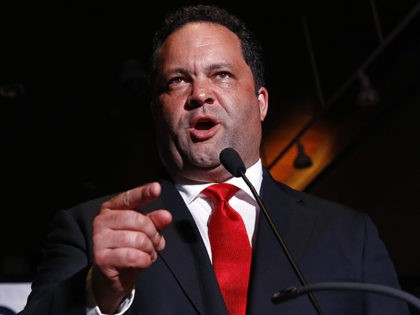 Maryland Democratic gubernatorial candidate Ben Jealous addresses supporters at an electio