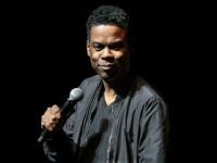 US actor/comedian Chris Rock performs onstage during the Total Blackout Tour at Bass Concert Hall on May 15, 2017 in Austin, Texas. / AFP PHOTO / SUZANNE CORDEIRO (Photo credit should read SUZANNE CORDEIRO/AFP/Getty Images)