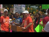 DAD-PARKLAND-NRA-MARCH FAIRFAX - Survivors of a deadly shooting at a Florida high school joined a march in Virginia to protest what they consider efforts by the National Rifle Association to block gun-control laws and bans on assault rifles.
