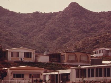 Malibu trailer park (Charles O'Rear / Wikimedia Commons)