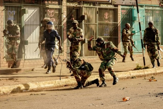 Report: Zimbabwe Forces ‘Hunting Down’ Doctors, Dragging Injured Protesters out of Clinics