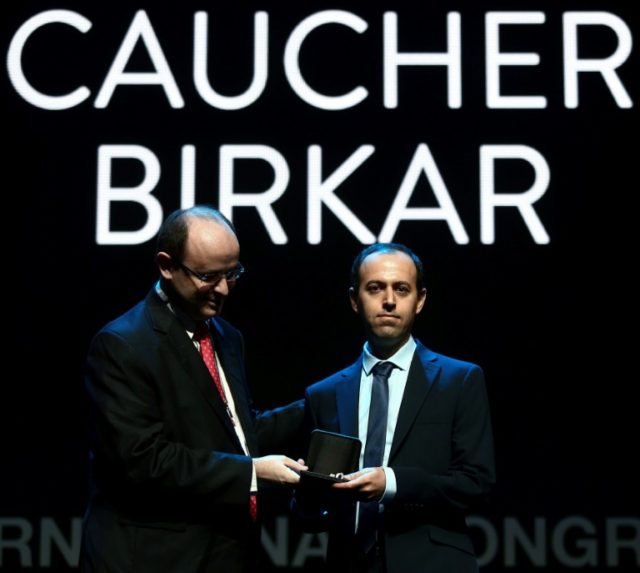 Kurdish mathematician Caucher Birkar will get a replacement for his stolen Fields Medal Top math laureate gets new medal after prize stolen