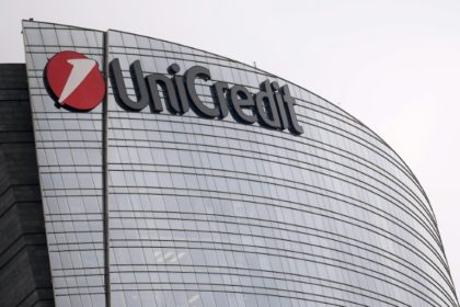 UniCredit profits rise but 'mind the gap'