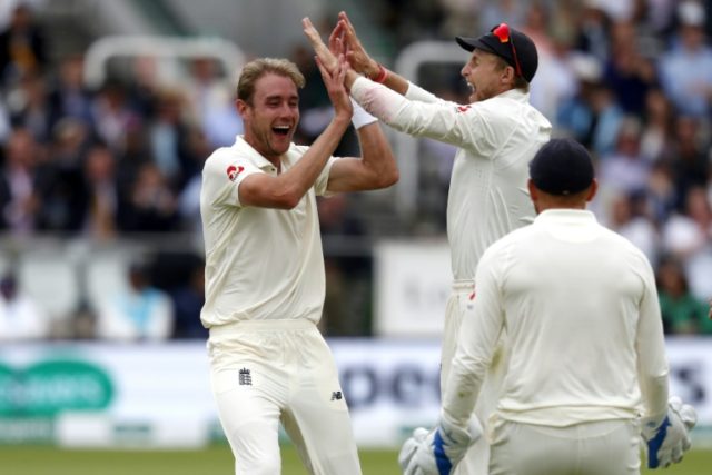 Broad and Anderson leave England on brink of win against India