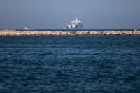 Salvini refuses to let migrants disembark as boat docks in Italy