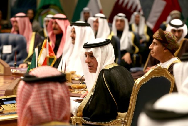 Bahrain halts new visas for Qataris in Gulf feud salvo