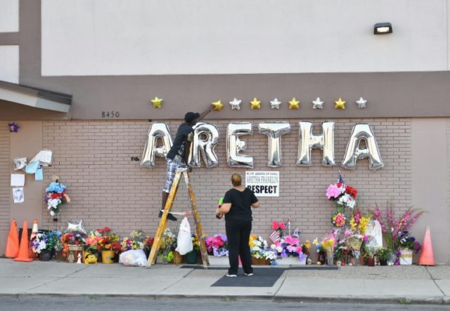 Aretha Franklin lies at father's church ahead of tribute concert