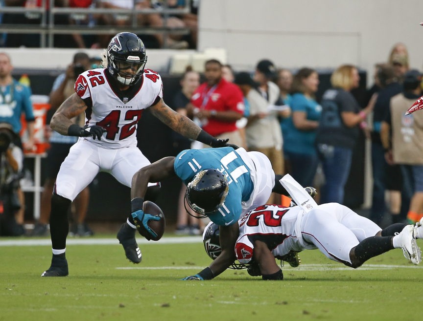 Jaguars WR Lee ruled out for season after helmet hit to