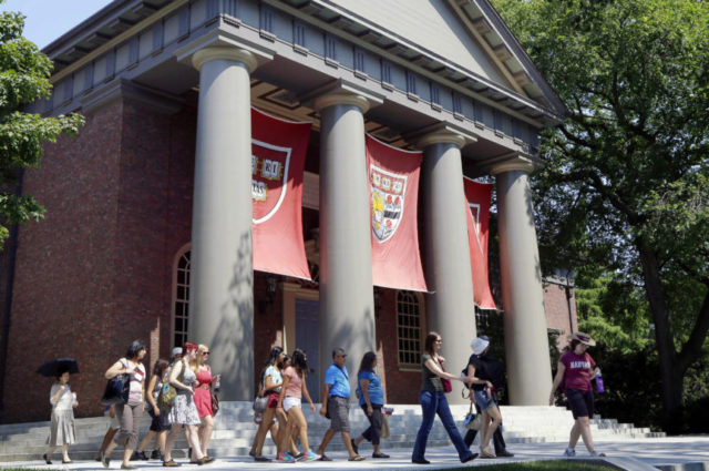 3d33c3_havard-race-in-admissions-11118-harvard-university-in-aug-30-2012-file-photo-640x425.jpg