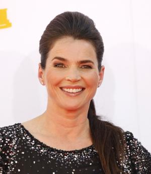 Julia Ormand to star in BBC series 'Gold Digger' - Breitbart