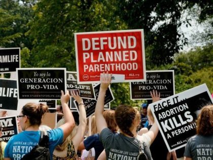 youth-protest-planned-parenthood