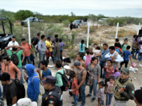 Cops Capture 217 Central American Migrants Along Mexican Border State Dirt Roads