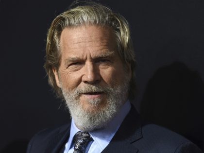 Cast member Jeff Bridges arrives at the Los Angeles premiere of "Bad Times at the El