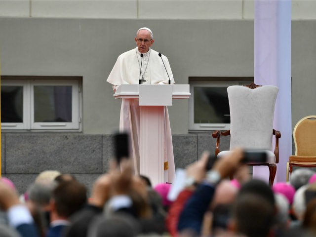 Pope Francis gives a speech at the Presidential Palace in Vilnius during a welcoming ceremony, on September 22, 2018. - Pope Francis kicks off a Baltic tour in Catholic Lithuania on September 22, 2018 where he is expected to honour victims of the region's Nazi and Soviet occupations as the …