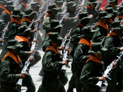 Venezuelan army soldiers take part in a military parade to celebrate the 207th anniversary of Venezuelan Independence in Caracas on July 5, 2018