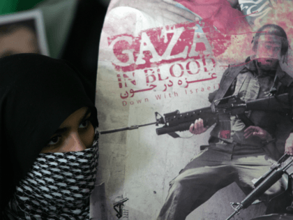 Survey: Nearly 50% of Gazans Support ‘Armed Conflict’