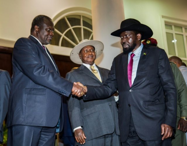 Warring South Sudan leaders sign peace deal