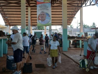 Workers fired for selling 15,000 apples to one client in Cuba