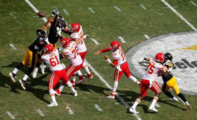 Mahomes, Fitzpatrick continue air assaults in NFL's week two