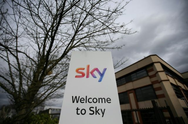Comcast outbids Murdoch's Fox in Sky blind auction