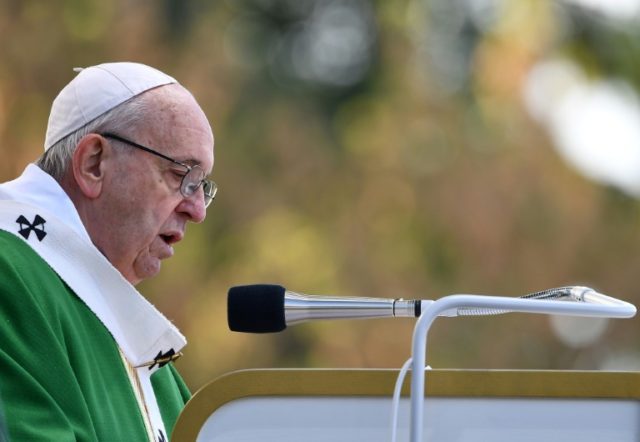 Pope Francis honours Holocaust victims in Lithuania