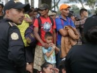 AP_18288808843387 migrants