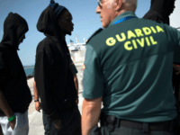 Guardia Civil 1 Migrants