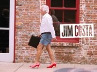 Jim Costa lookalike (Elizabeth Heng / YouTube) Jim Costa lookalike (Elizabeth Heng / YouTube)