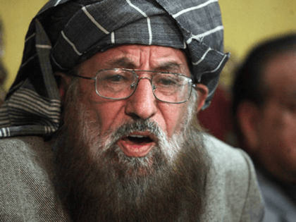 Maulana Sami-ul-Haq urges parents to disregard Taliban warnings and seek immunizations for