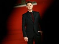 Michaelbuble1 ROME, ITALY - OCTOBER 14: Michael Buble walks a red carpet for 'Tour Stop 148' during the 11th Rome Film Festival at Auditorium Parco Della Musica on October 14, 2016 in Rome, Italy. (Photo by Ernesto Ruscio/Getty Images)